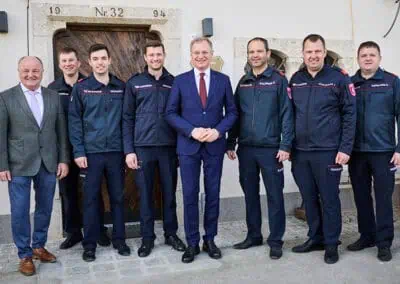 LH_Stelzer_dankt_feuerwehr_kremstaler_hofbaeckerei